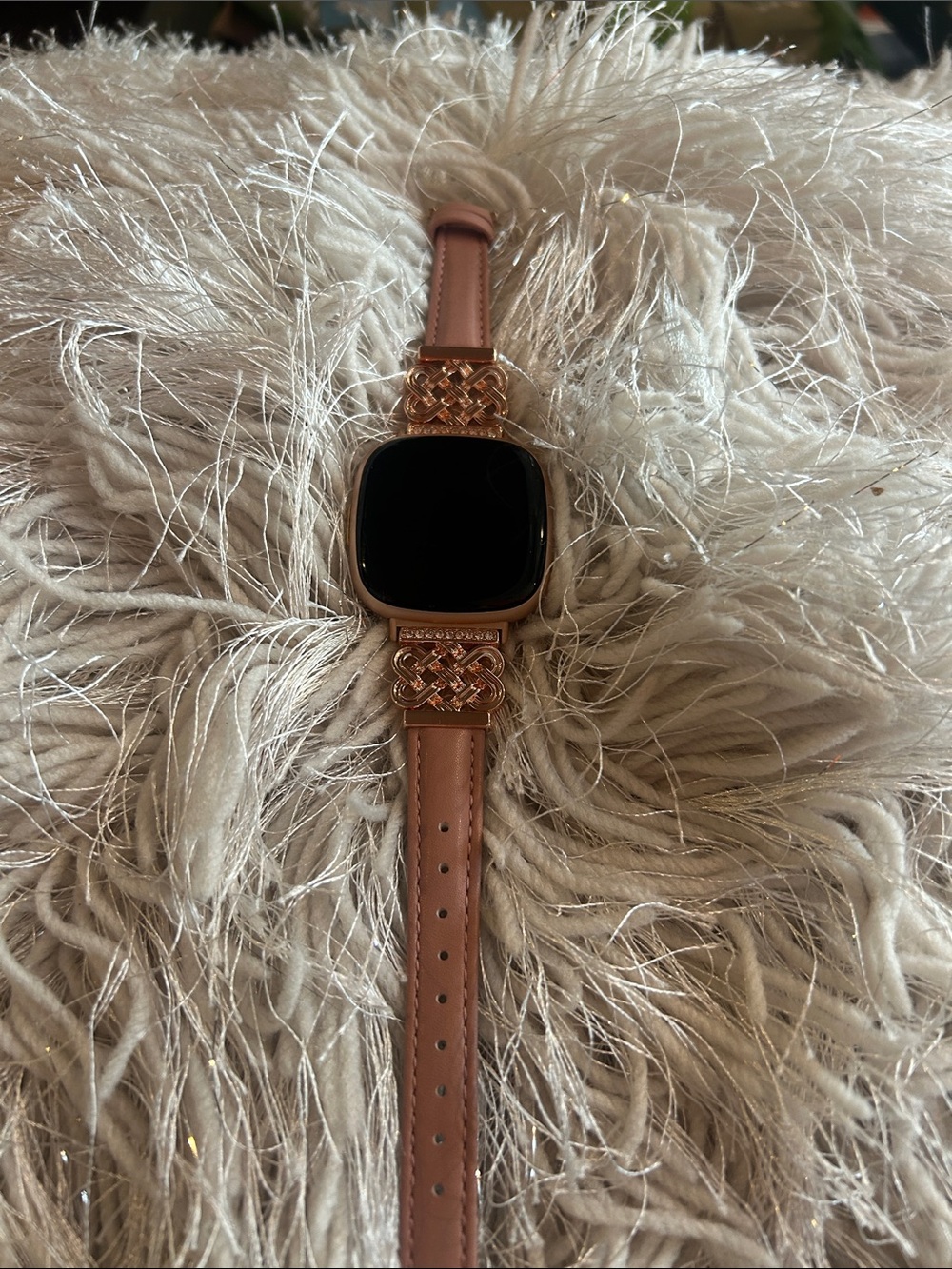 Fitbit Versa 4, pre-loved in good condition